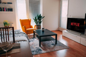 Apartmán u METRA, 4 hosté, parking free, blízko O2 arena